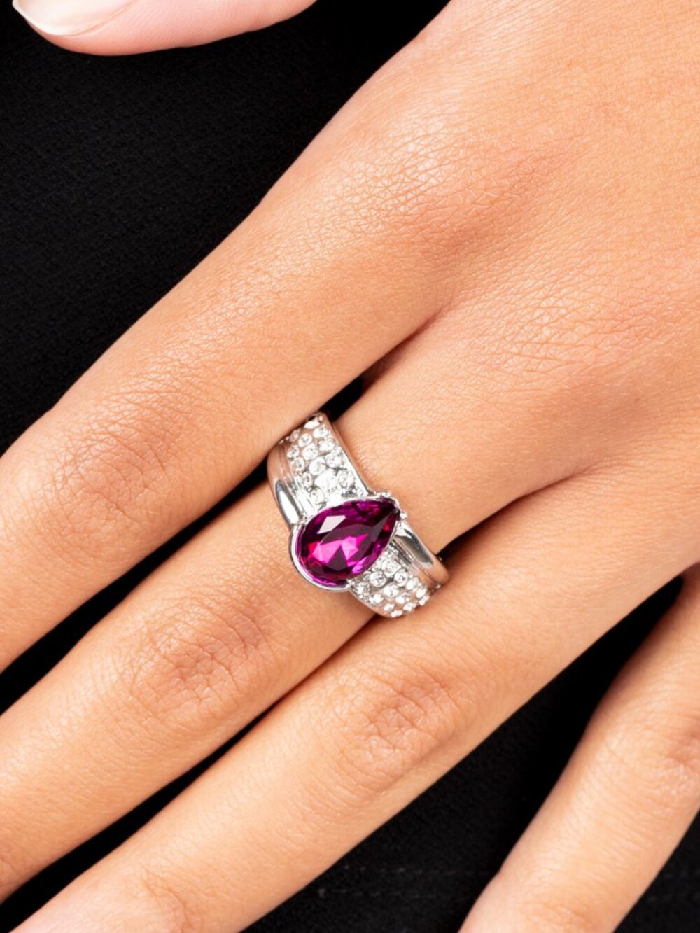 Paparazzi Ring (R266)